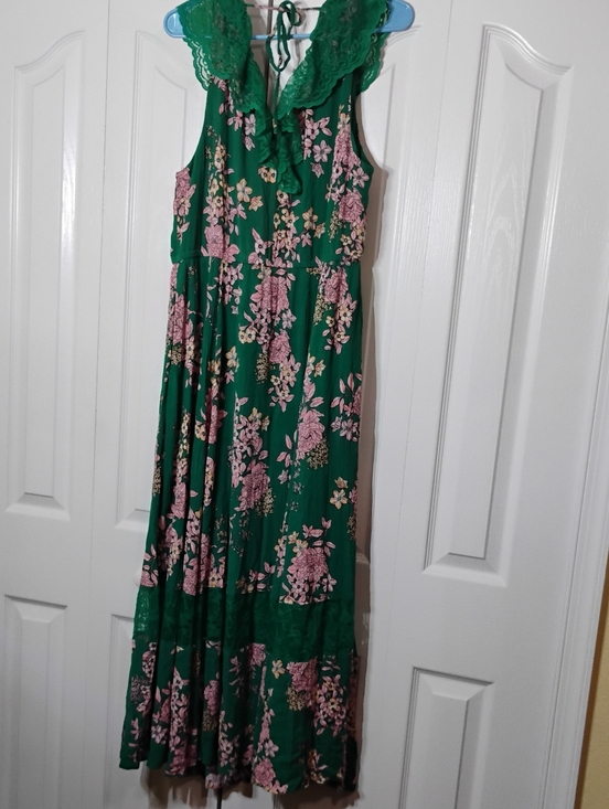 torrid Dresses & Skirts - torrid Green Floral Maxi Dress with Pink Pattern & Lace Collar